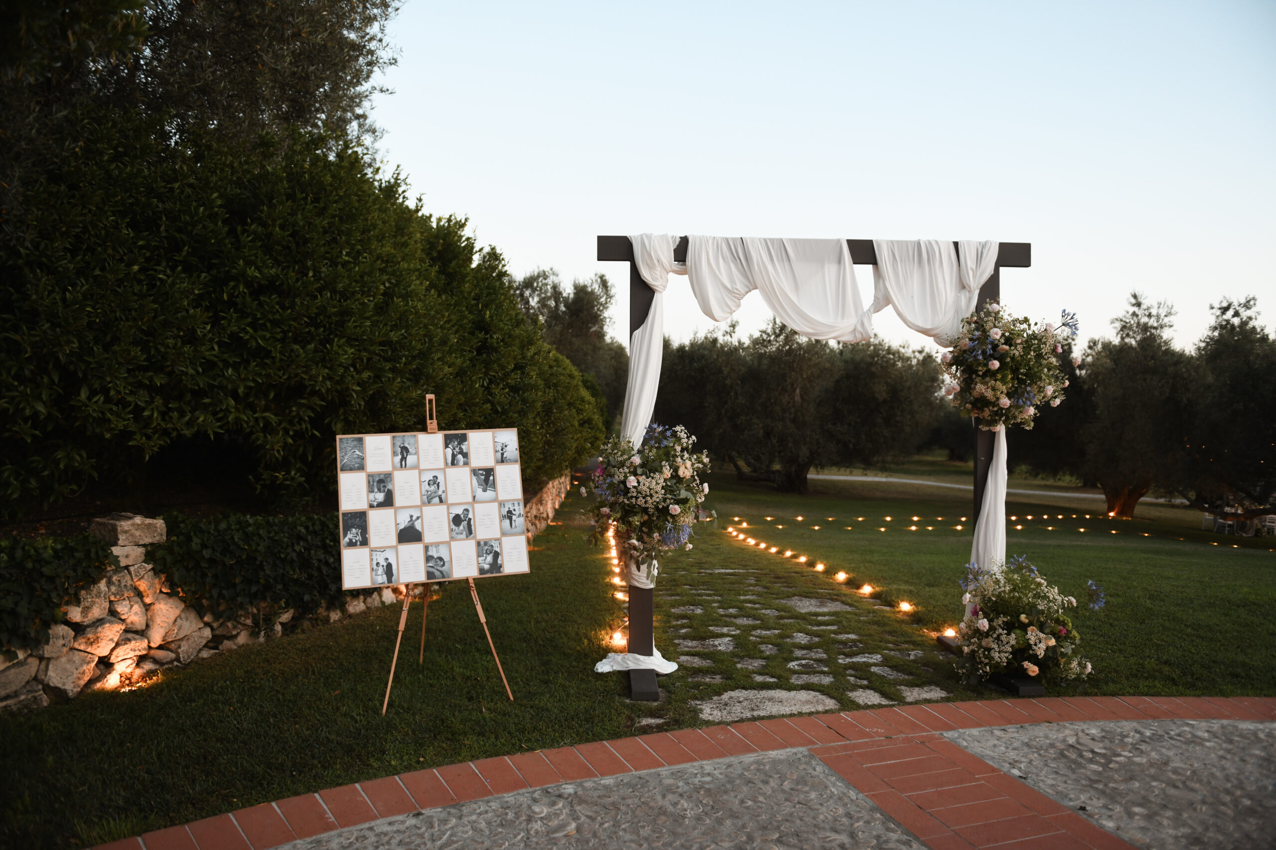 Allestimento cerimonia matrimonio outdoor in Toscana