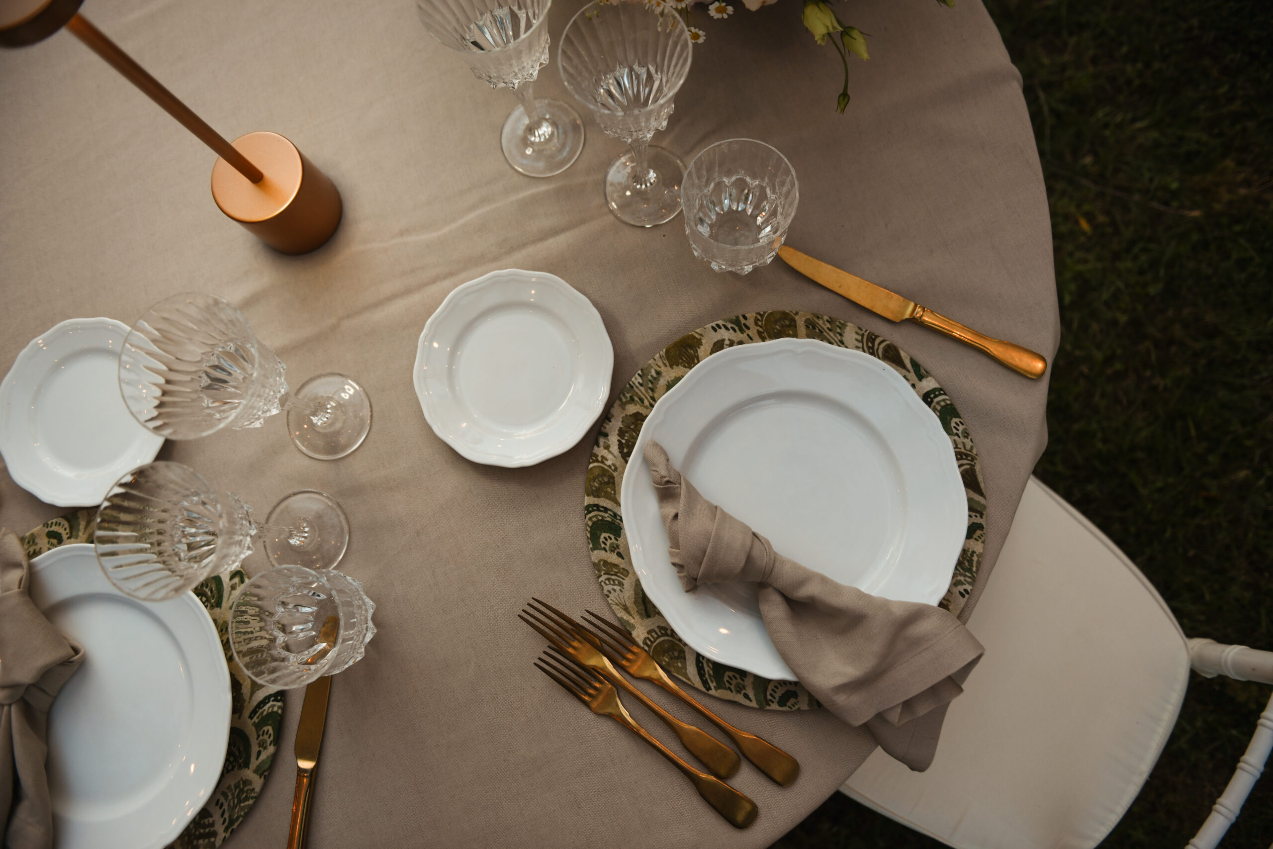 Allestimento evento elegante in location naturale